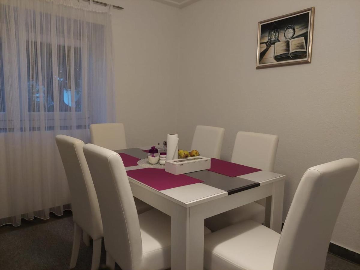Apartman Amelaa Kulen Vakuf Εξωτερικό φωτογραφία